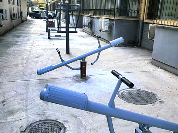 塑木跷跷板